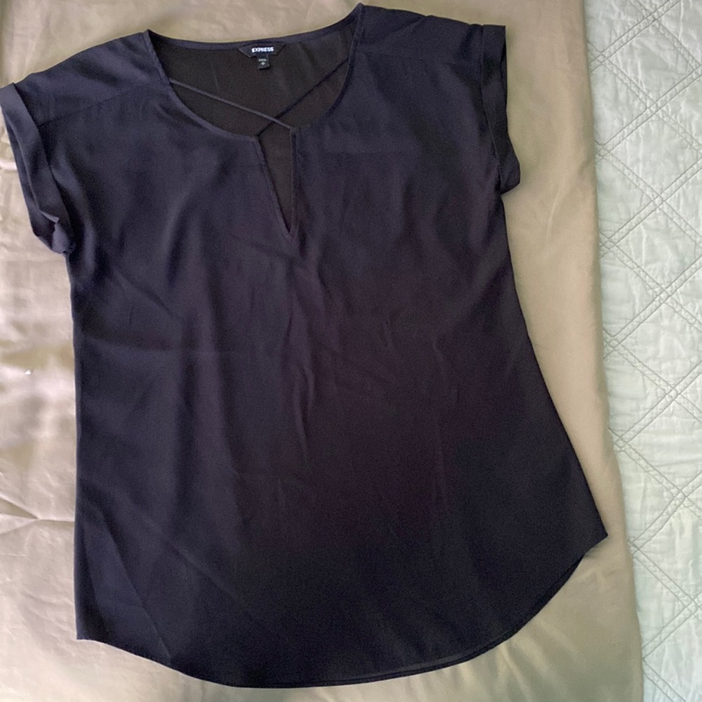 Express Solid Cutout Top- black